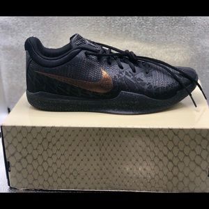 Nike Kobe Mamba Rage “Black Gold”